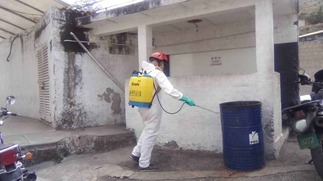 Autoridades de Polisalias realizaron toma de temperatura y despistaje de COVID-19 en calabozos Autoridades de Polisalias realizaron toma de temperatura y despistaje de COVID-19 en calabozos