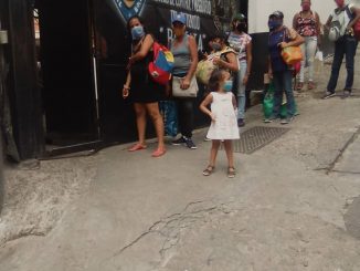 Caracas: Dolores de riñones y fiebre presenta uno de los hombres que con libertad plena sigue detenido en la PNB de Boleíta