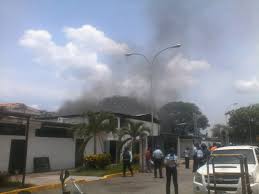 152 presos se amotinan en retén de Policojedes en San Carlos