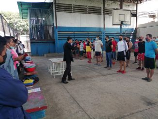 100 privados de libertad de Poliapure recibieron alimentos donados por iglesia evangélica