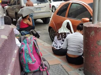 Madre de recluso en Caracas: “Lo bueno de la Comisión de la Revolución Judicial es que las personas se van el mismo día a la calle” Madre de recluso en Caracas: “Lo bueno de la Comisión de la Revolución Judicial es que las personas se van el mismo día a la calle”