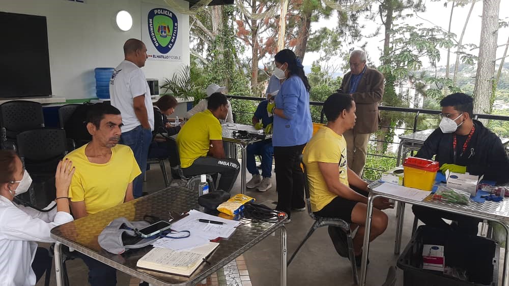 El hacinamiento sigue causando enfermedades pulmonares en calabozos policiales de Venezuela